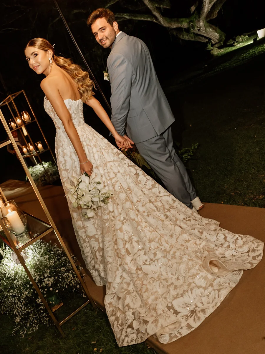 Wedding Dresses Strapless A-Line Dress with Lace Appliques Floral Silhouette
