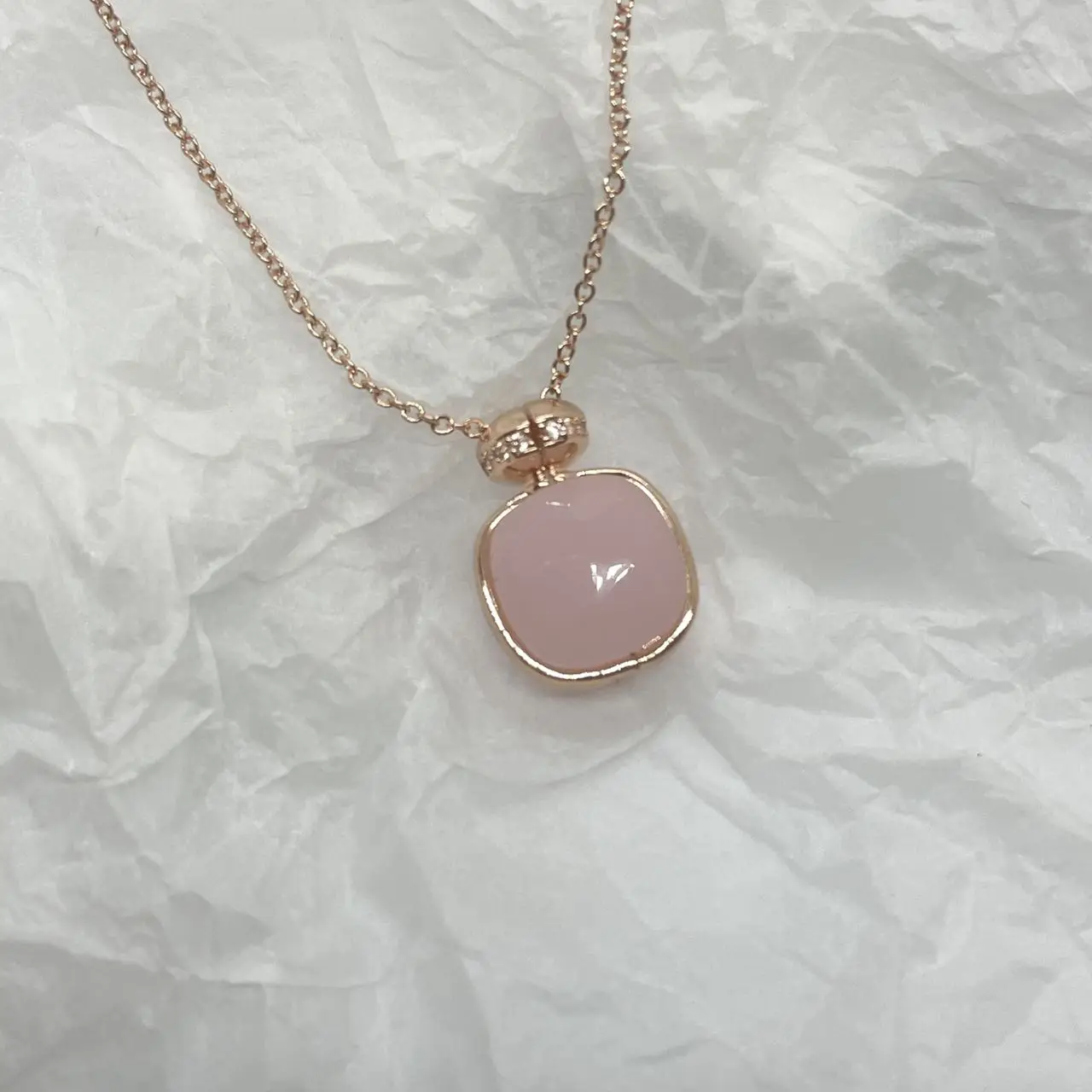 Classic Nudo Pendant Necklace With Female Inlaid Zircon Perfume Bottle Replaceable Gemstone  Elegant Fashion Jewelry