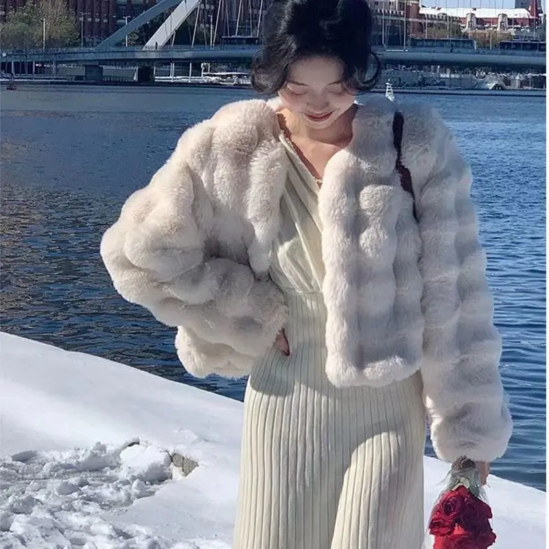 

Korea Fashion Faux Fur Jacket Women Winter High Quality Faux Mink Velvet Fur Coat Woman Soft Thick Furry Short Jackets