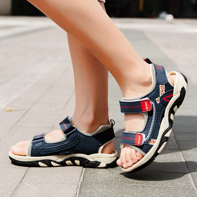 

Children's Sandals 2024 Summer New Middle and Large Children's Anti Slip Sole Casual Fashion Boys' Beach Shoes Wear Resistant
