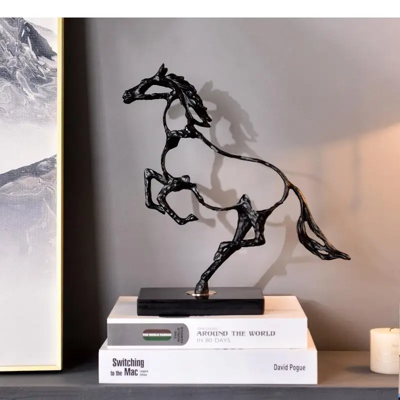 

Creative Cast Iron Hollow Out Black Horse Animal Statue Living Room Desktop Ornament Crafts Simple Home Decoration Opening Gift