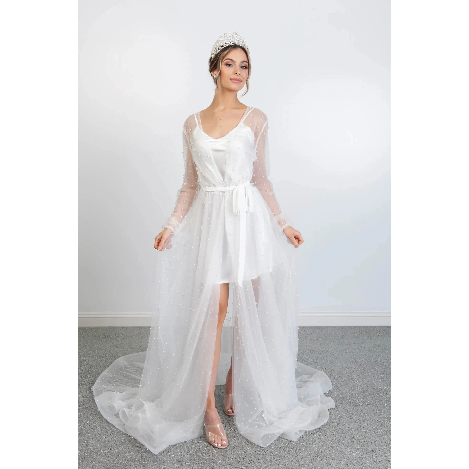 

Glamorous Ivory Bridal Wedding Nightgowns Pearls Long Sleeves Bridal Lingerie Sweep Train Sexy See Thru Bridal Boudoir Robes