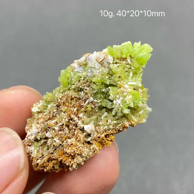 100% natural pyromorphite original stone mineral specimen cured crystal gem collection.