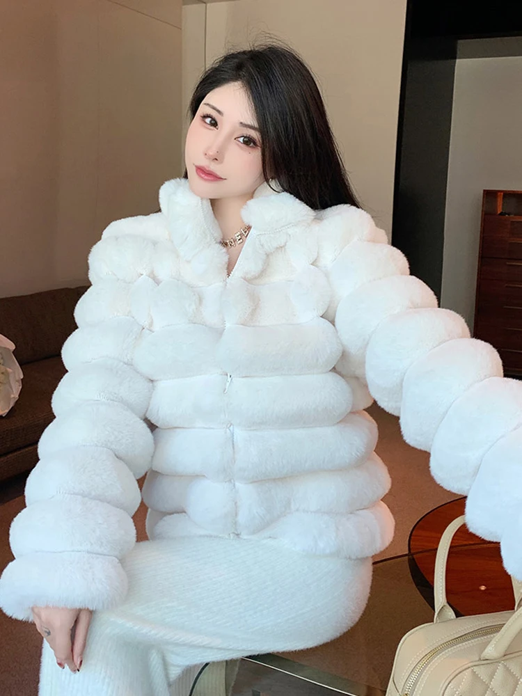 2023 Winter Women Turtleneck Zipper Plush Faux Fur Coat French Fashion Temperament Design Sense Appear Thin Warm Overcoat New