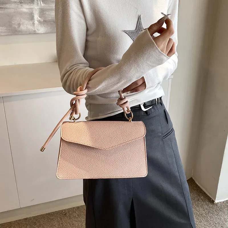 Fashionable Minimalist Small Square Bag Women's Crossbody Bag New Trend Hot Sale Of The Season Versatile Single Shoulder Ins Bag