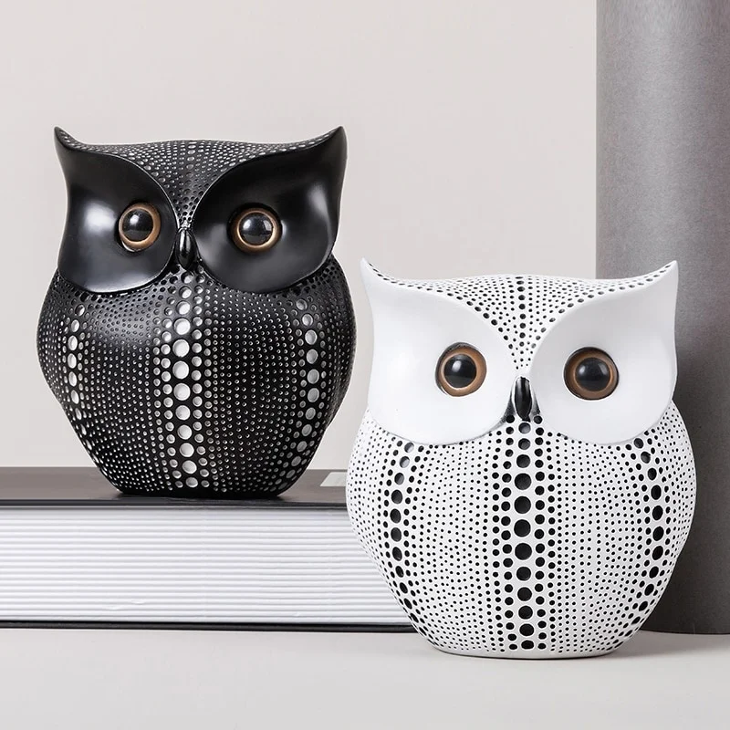 Resin Owl Statue Living Room Decoration Accessories Desk Decoration Statue Decorations for Home Figurines & Miniatures