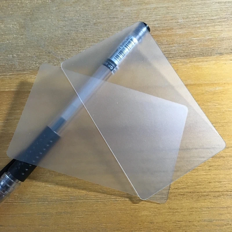 100pcs 초박형 투명 빈 PVC 카드 한쪽 매트 한쪽 서리로 덥은 플라스틱 카드 85.5*54*0.38mm 명함