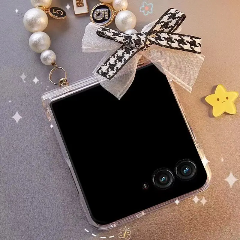Luxurious Pearl Chain Phone Case - Elegant Protective Cover