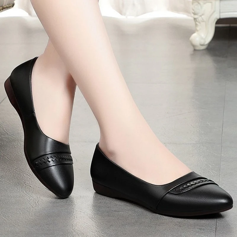 Spring Women Leather Flat Shoes Woman Casual Nurse Work Shoes Women Breathable Soft Slip on Walking Shoes Free shipping