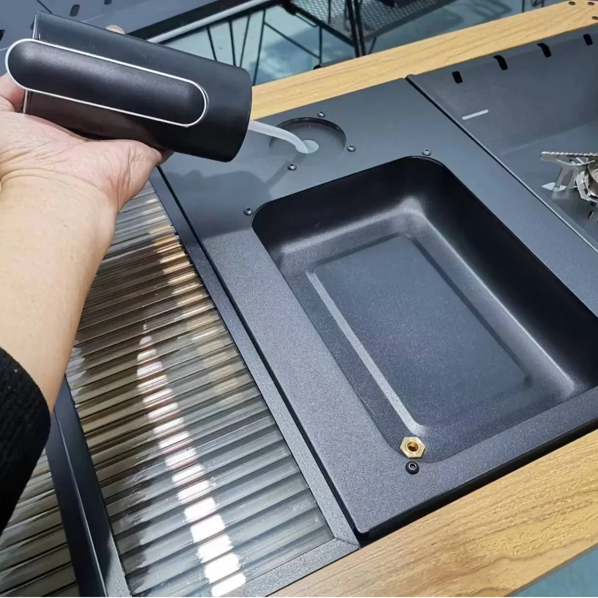 IGT 야외 캠핑 테이블 액세서리: 전기 워터 펌프 추출기와 알루미늄 합금 플레이트 캠프 테이블 IGT 야외 캠핑 테이블 액세서리: 전기 워터 펌프 추출기와 알루미늄 합금 플레이트 캠프 테이블