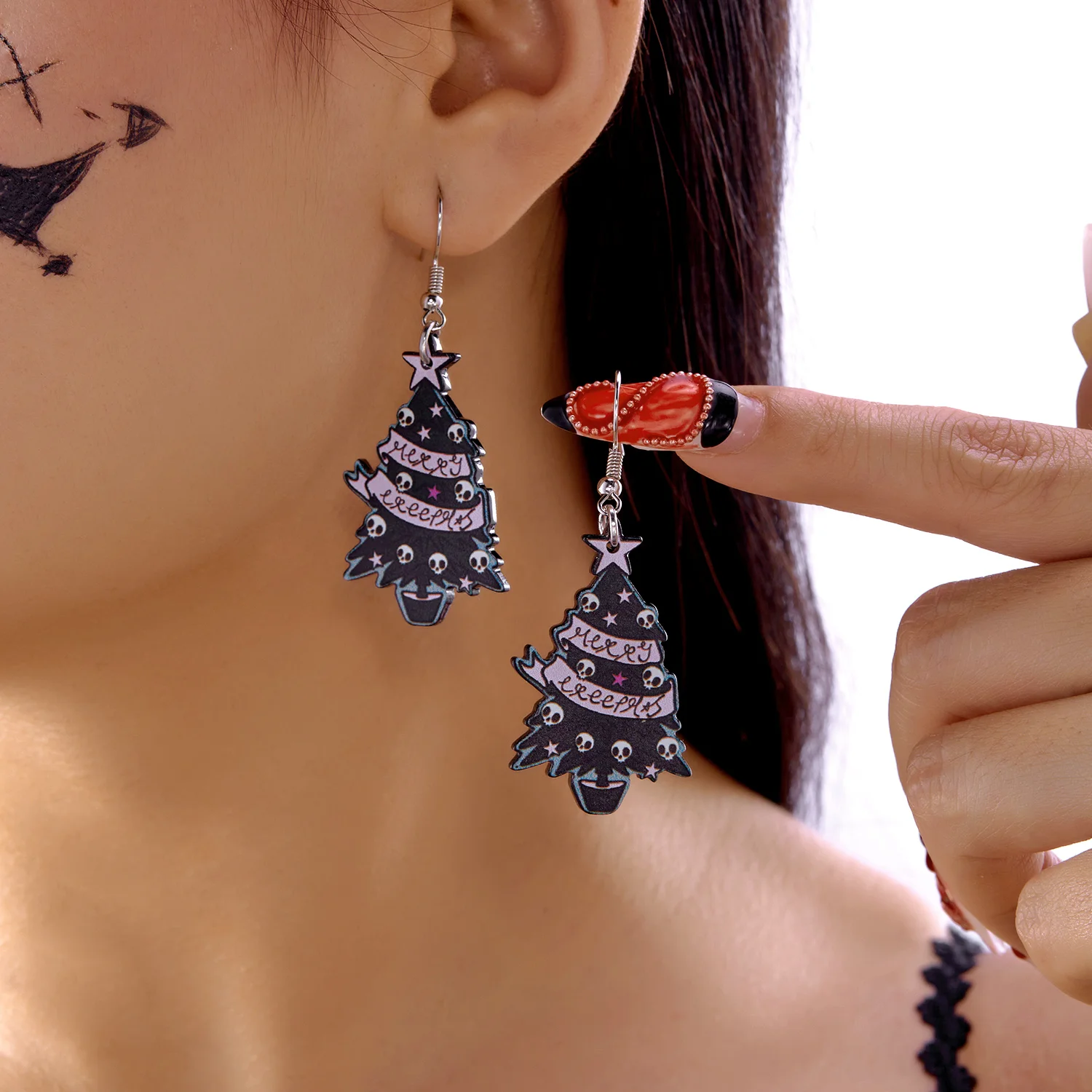 Trendige Halloween Schwarze Skelett-Weihnachtsbaum-förmige Acryl-Totenkopf-Ohrstecker für Frauen, Feiertagsparty-Geschenk