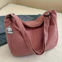 Sac à bandoulière en velours côtelé pour femmes, fourre-tout décontracté rayé de grande capacité avec fermeture à glissière, joli patch de chapeau, parfait pour un usage quotidien 1