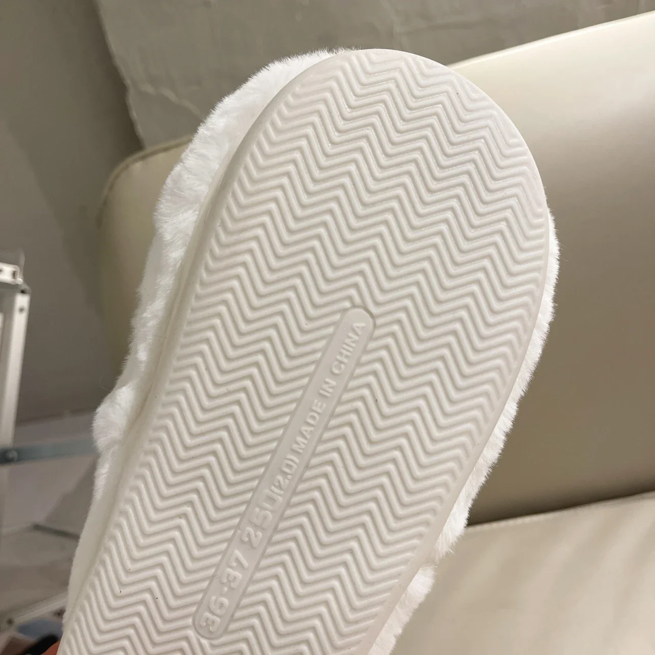 Kawaii Funny Fluffy Slippers Winter Warm Eva Flat Fleece Furry Slippers Plush Padded Fur House Home Platform Luxury Women