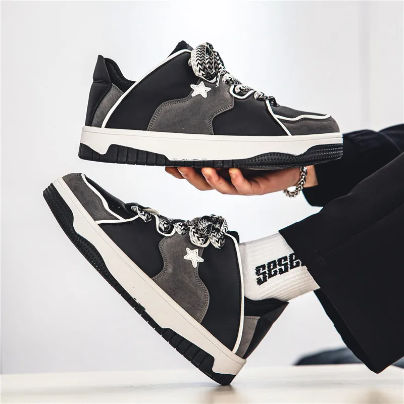2023 New Summer Breathable American Casual White Shoes Working Korea Style Bread Shoes For Men 39-44 Size Skateboard Sneakers