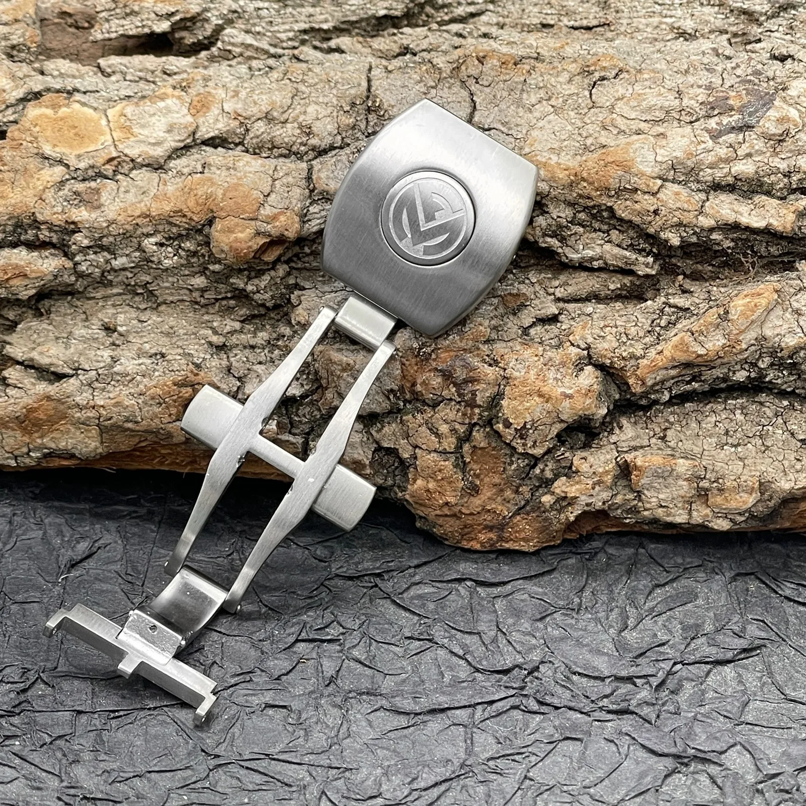 

Установите оригинальную двойную зажимную пряжку FM Butterfly v41v45 Vanguard 18 20 мм