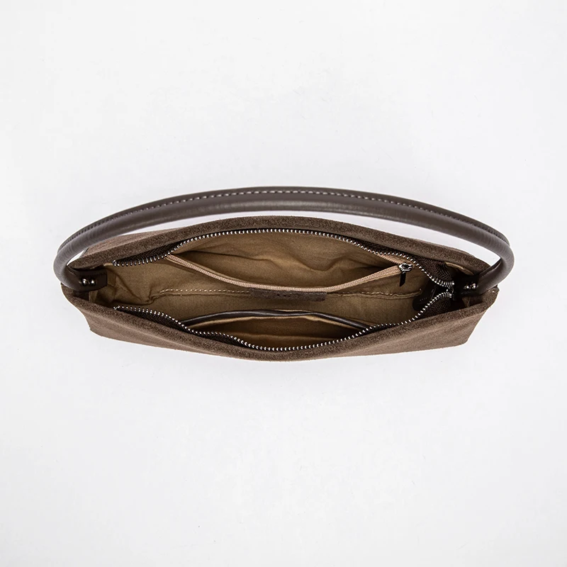 حقيبة تحت الإبط مخملية بسيطة أحادية اللون على الطر...