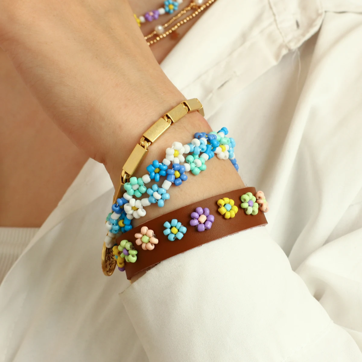 Amorcome Korea Daisy Flower Crystal Glass Beads Fashion Women Bracelet Bohemian Colorful Charm Leather Bracelet Handmade Jewelry