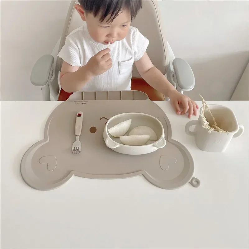Cute Bear Shape Baby Silicone Placemat Heatproof Food Grade Kids Table Mat Baby Feeding Waterproof Baby Placemat Baby