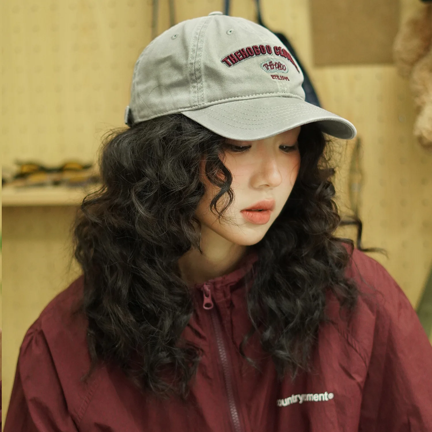 

Japanese letter embroidery Korean version cap women's summer luxury versatile sunscreen Baseball cap men's fashion hat