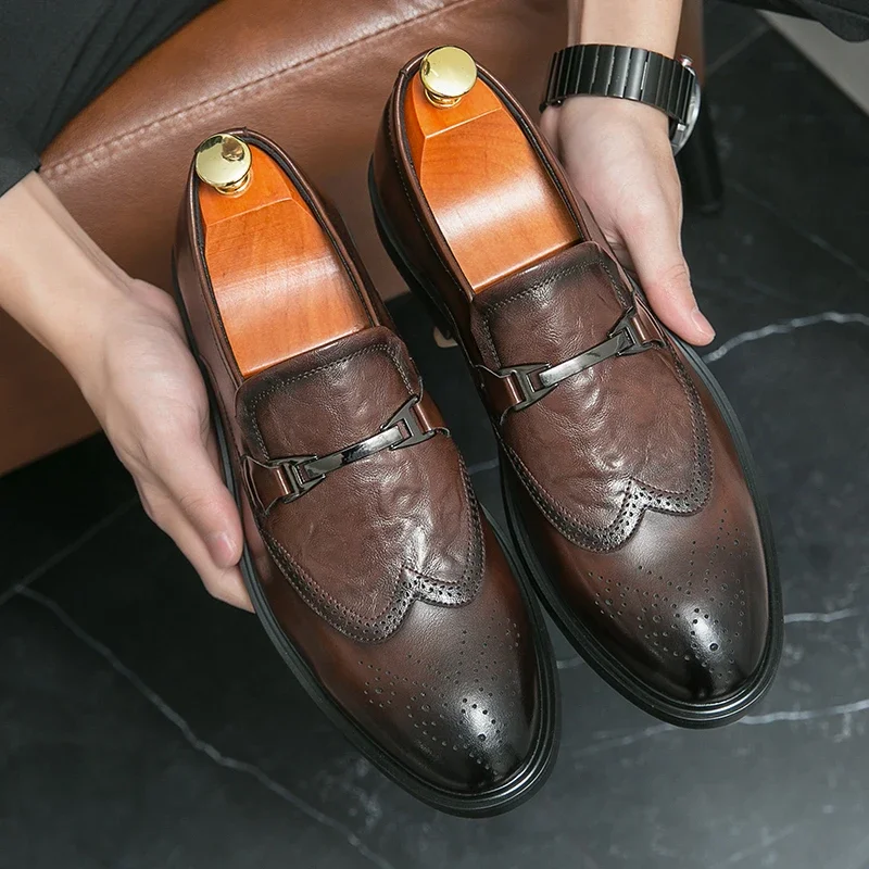 

Men Business Dress Shoes PU Horsehead Buckle Decorative Block Carved Loafers Shoes British Style Comfortable Banquet Shoes