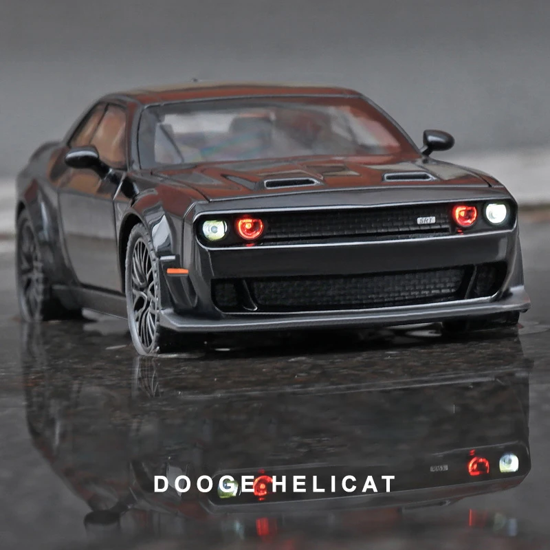 1:32 Dodge Challenger Hellcat Redeye Alloy Muscle Car Model Sound and Light Children's Toy Collectibles Birthday gift