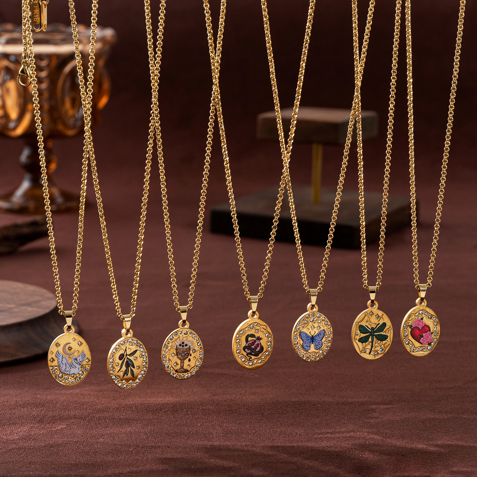 18K Vergoldete Ovale Anhänger-Halskette Edelstahl Layering-Schmuck für Frauen