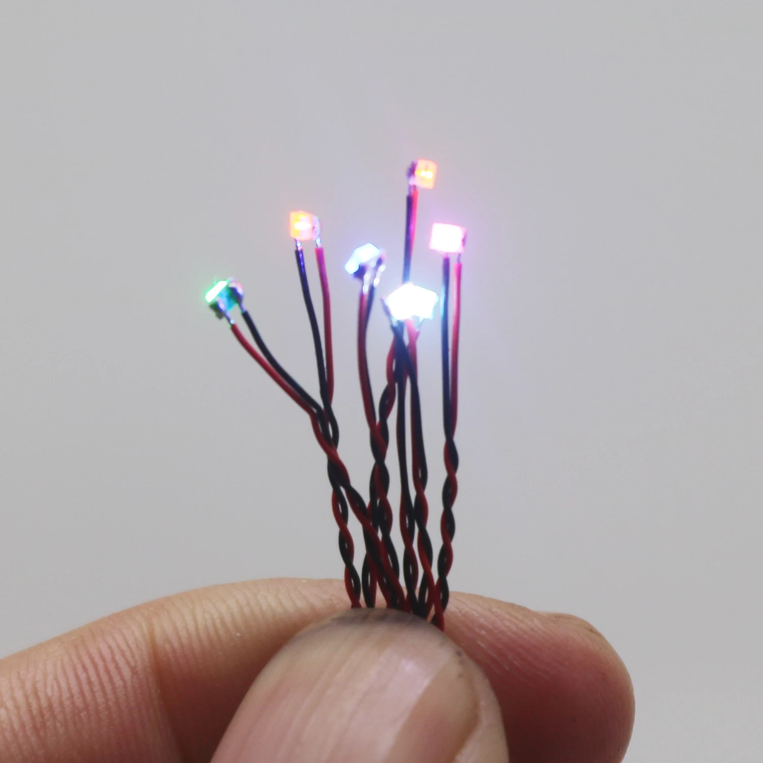 รูปสินค้า หลอดไฟ LED สำหรับงานโมเดลและตกแต่ง DIY 5 ชิ้น
