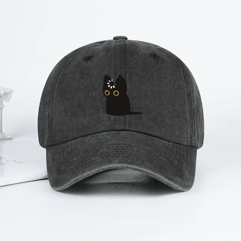 귀여운 검은 고양이 프린트 워싱 야구 모자 부드럽고 편안하며 가볍고 통기성이 좋으며 조절 가능합니다. 사랑스럽고, 힐링이 되는, 트렌디하고 패셔너블합니다.