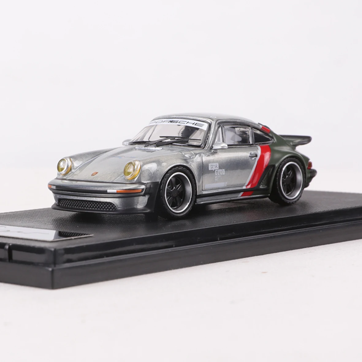 

RM 1:64 Singer 930 Turbo Модель автомобиля из сплава