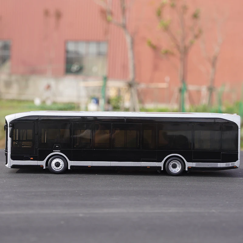 Diecast 1:42 Scale Yutong Bus U12 Simulation Alloy Car Model Toy