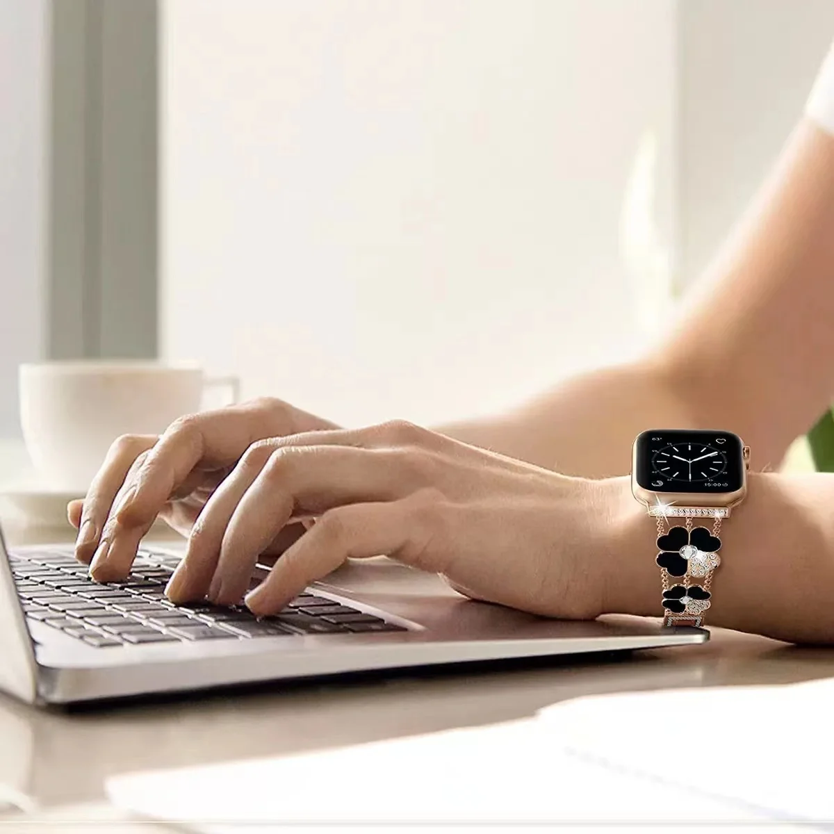 Metal strap For Apple watch Series Ultra 8 7 49mm 45mm 41mm 6 5 SE 44mm 40mm ladies bracelet wristband For iwatch 3 42mm 38mm