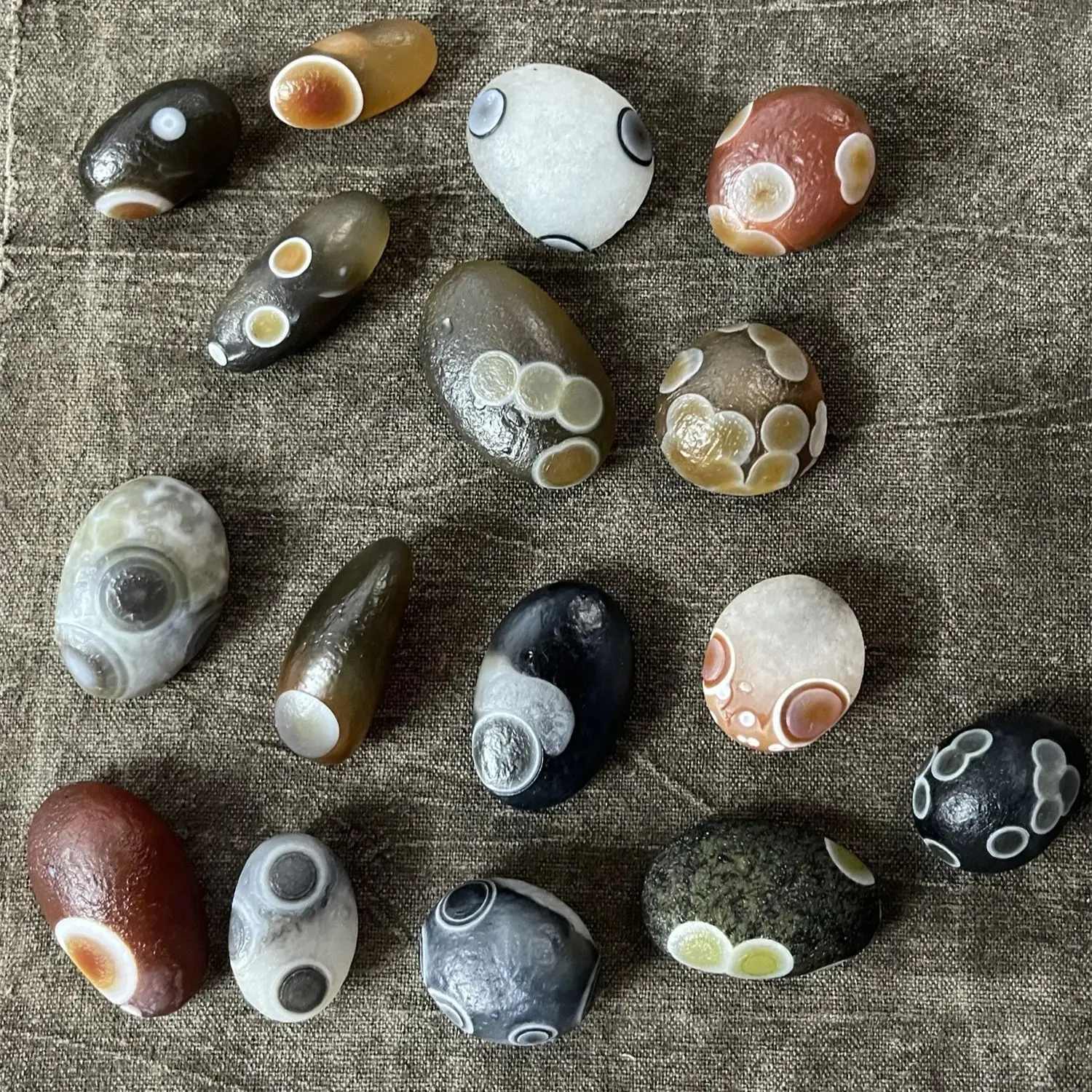 Multi-eyed Gobi Big Agate Wisdom Small Sky Eyeballs Collectibles Amulet