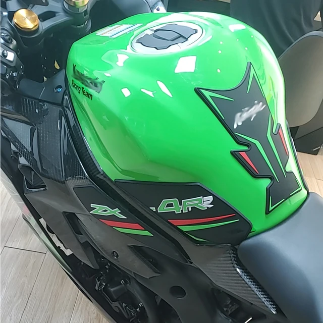 ネオプリマート TechSpec Kawasaki Ninja ZX4RR 2023+ SnakeSkin Tank Grips w/Free