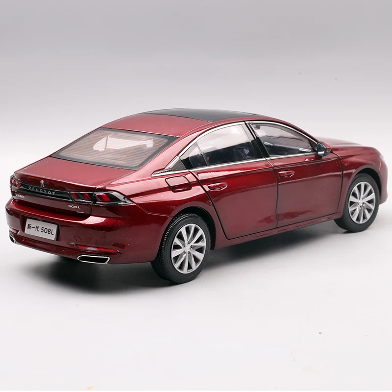 Voiture Miniature Peugeot 508L Échelle 1:18 – Modèle Alloy – Neuf