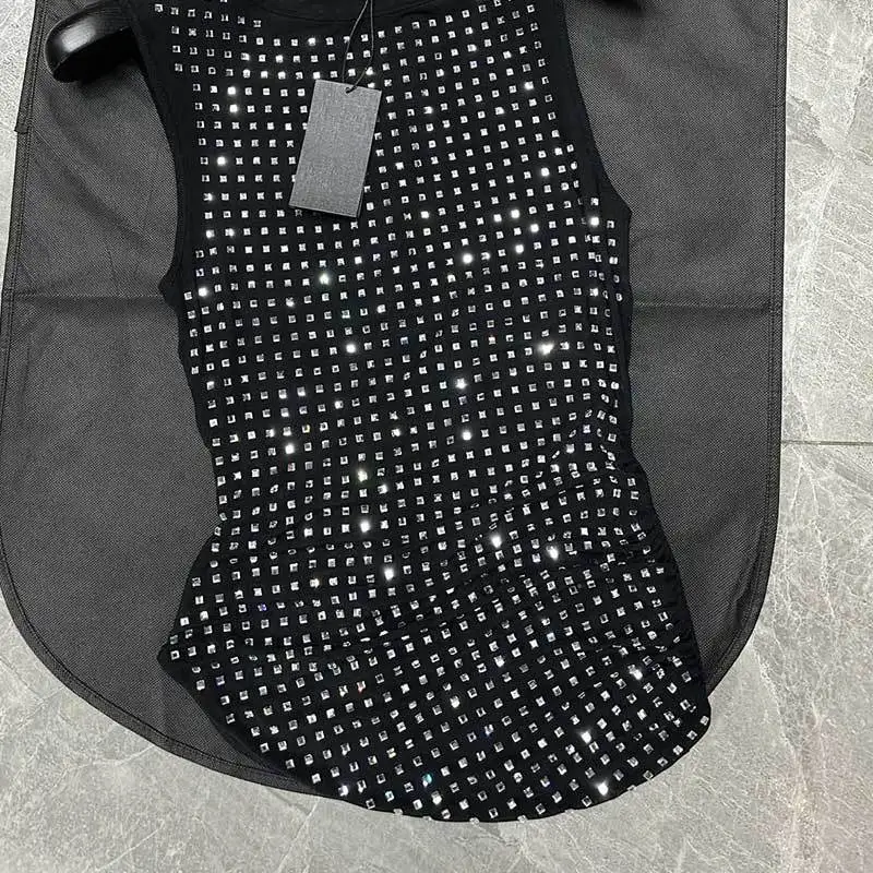 

Женская Облегающая майка со стразами, модельный черный жилет с круглым вырезом и плиссированным подолом, летняя одежда, новинка 2024, Y2K