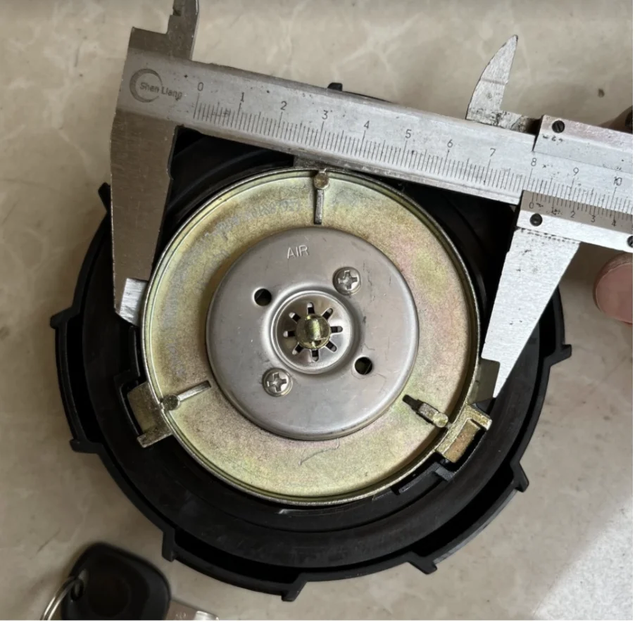 Fuel Tank Cap Lock FOR Qingling Isuzu New GIGA