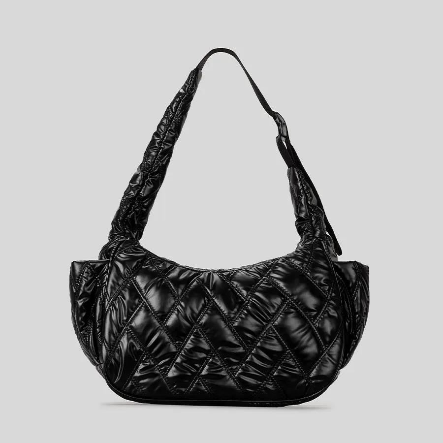 Large Capacity Tote Bag Hot Sale Of The Season New Fashion Simple High Aesthetic Niche Design Casual Commuting Underarm Bag Soft