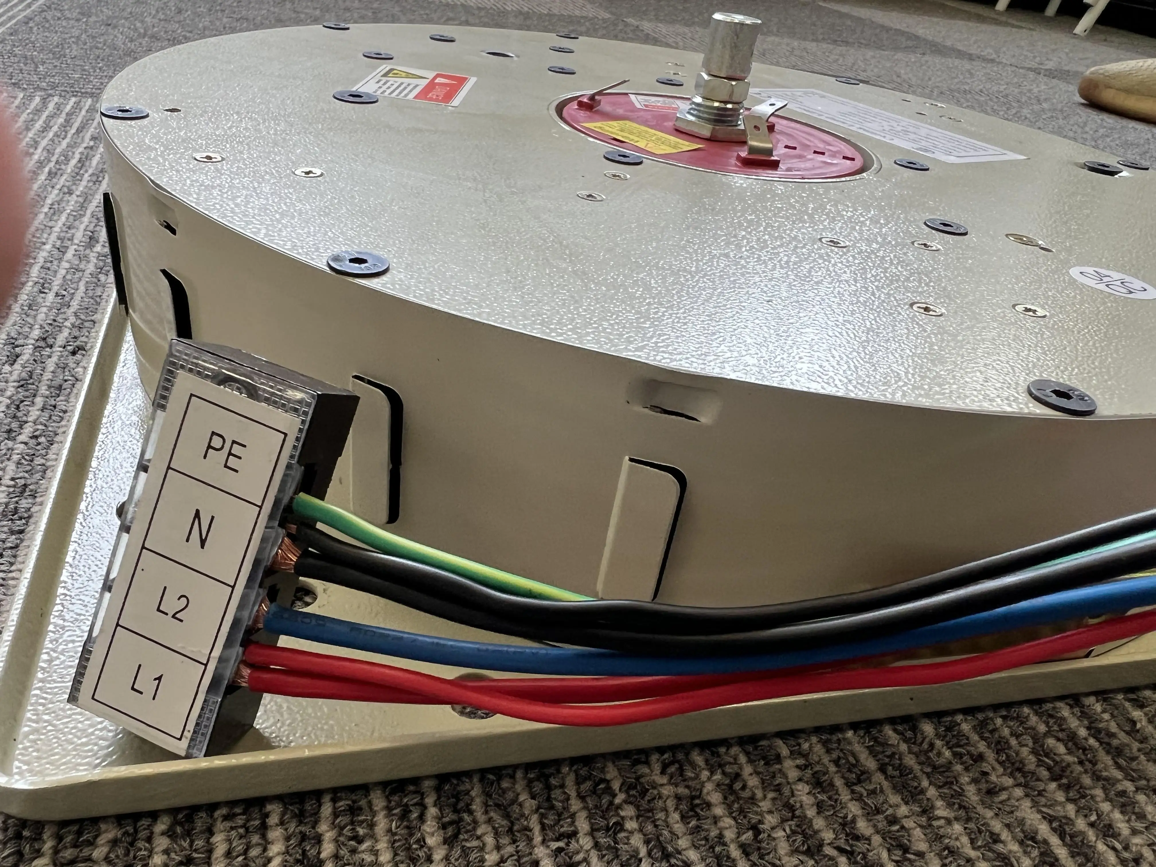 Рисунок 6 - Подъемник для освещения с дистанционным управлением