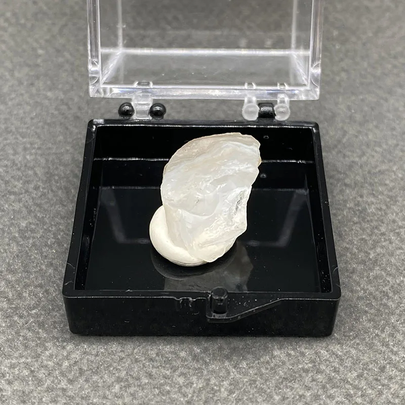 100% natural  hyalite raw stone mineral specimen healing crystal gem collection +Box size：35*35*35 mm