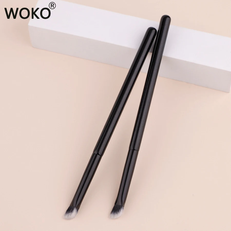 Small Iron Concealer Brush Angled Cream Foundation Concealer Makeup Brushes Oblique Angled Triangle Concealer Makeup Tools 4