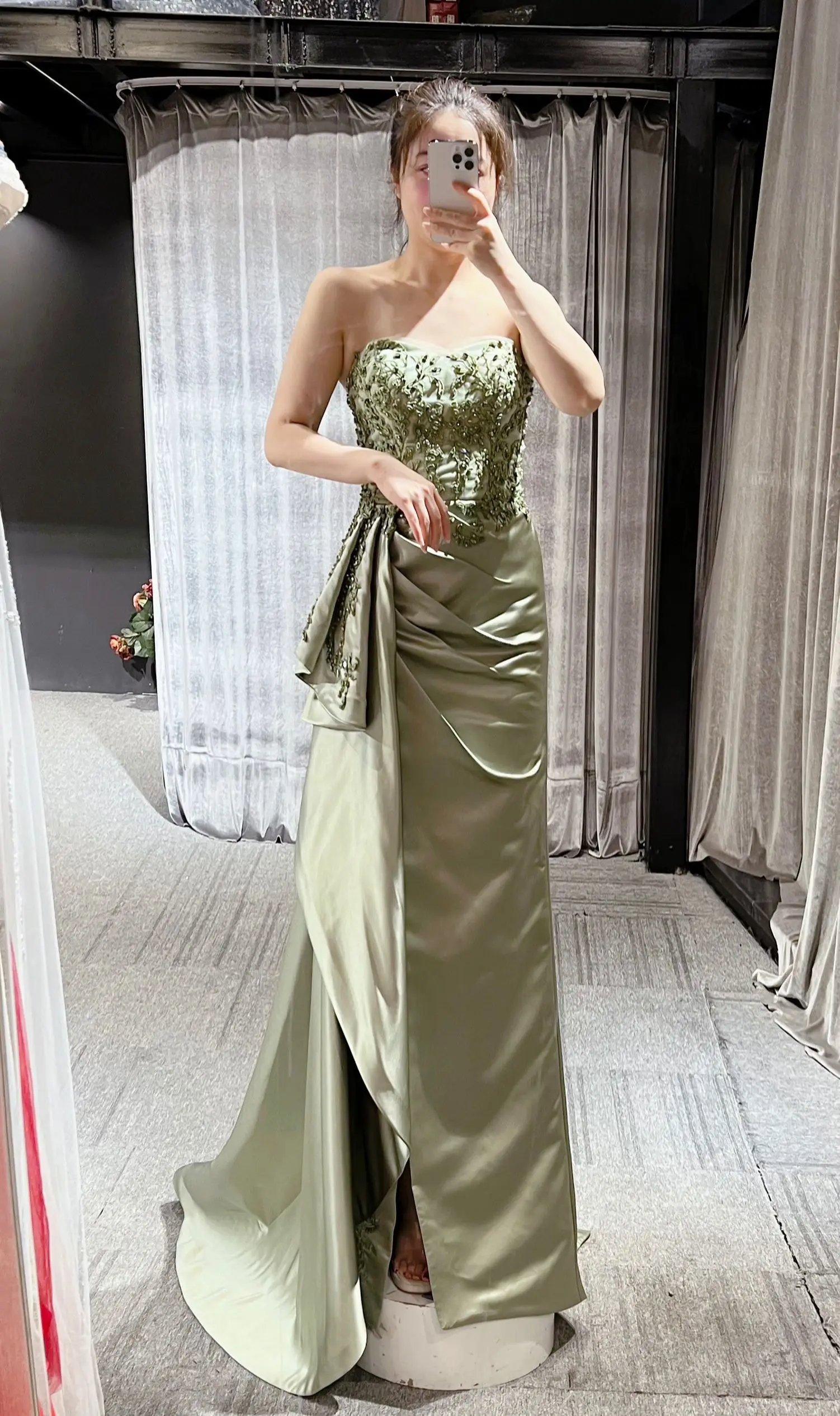 

Real Pictures Green Satin Sweet-heart neckline Side Slit Pleated Lace with Beads Asymmetric Design Evening Party Dress 2023 New