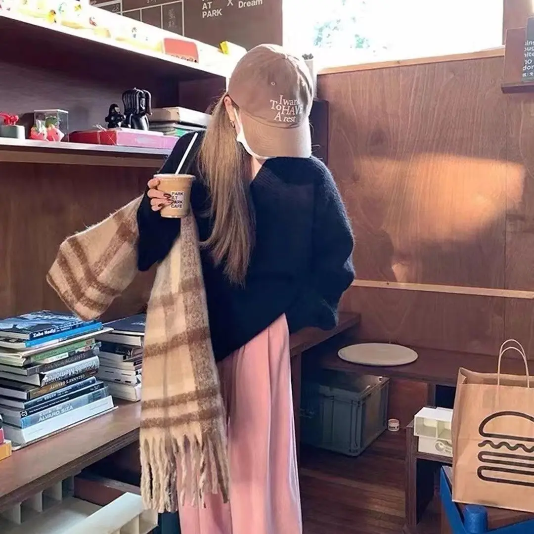 

2023 New Autumn Plaid Print Imitation Wool Scarf Female Soft Wear Thickened Warm Office Lady Long Elegant Hot Sale Shawl T139