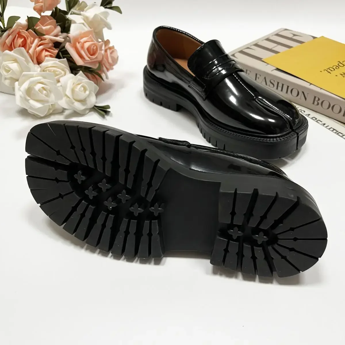 Split Toe Shoes Women Shoes CHMURY Tabi Shoes Loafer for Men and Women Split Toe Thick Sole Casual Leather