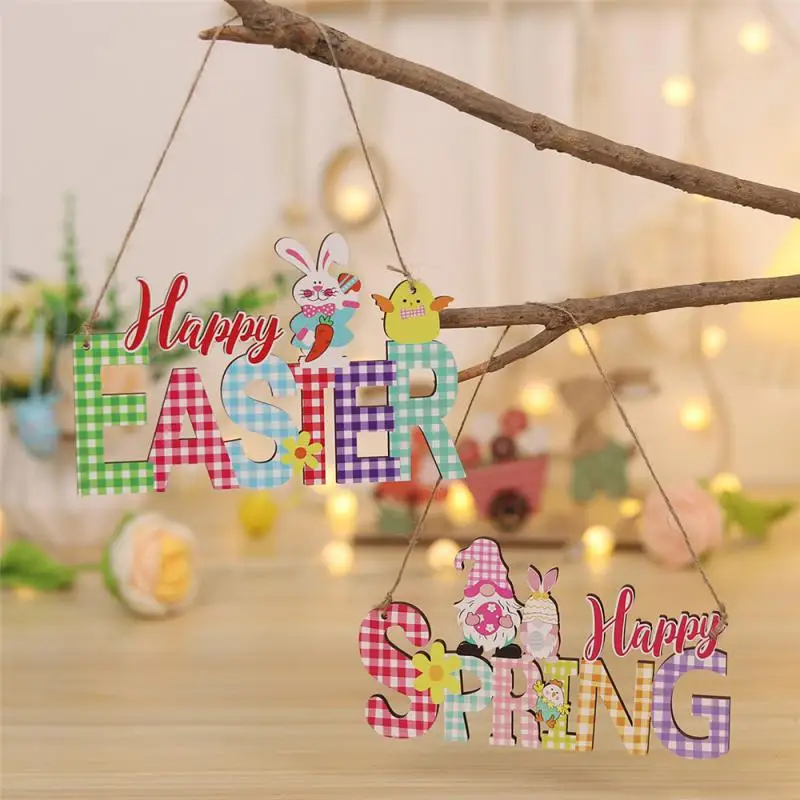 

Праздничная атмосфера, мультяшная фотография, деревянная подвеска с буквами, ветряные колокольчики и украшения, клетчатая разноцветная новая Пасха