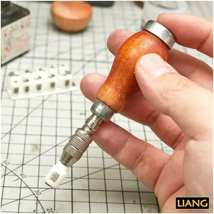 LIANG-0404 Handprint Making of Scene Accessories Tools 1/72 1/35 1/32 1/24 Send the handle