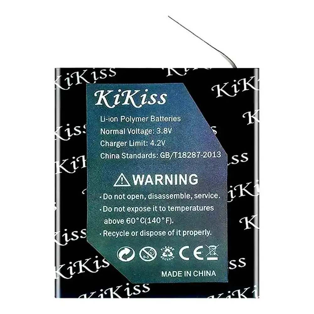 Batterie de rechange 1600mAh pour caméras sport EKEN et SJCAM, posée à côté d'une SJ4000