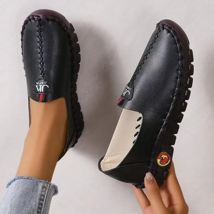 Hollow Out Fashion New Flat Beach Shoes Comfortable All-match Plate-size Sandals for Women