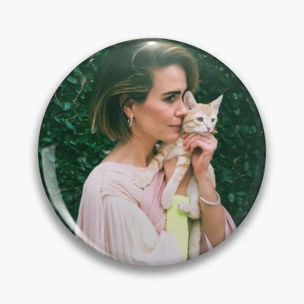

Sarah Paulson Sarah Paulson Is Carrying Soft Button Pin Brooch Lover Clothes Decor Cute Hat Women Gift Fashion Cartoon Metal