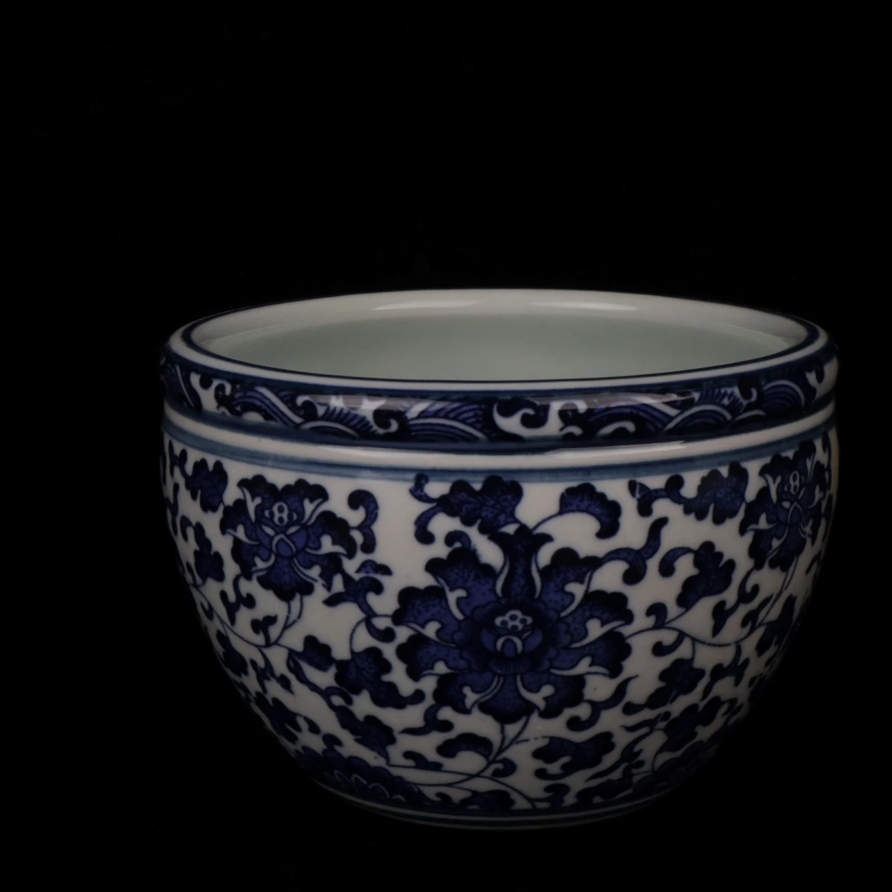 Jingdezhen Blue and White Entangled Branches Lotus Pattern Small Jar Antique Porcelain Home Decoration Ornaments 2