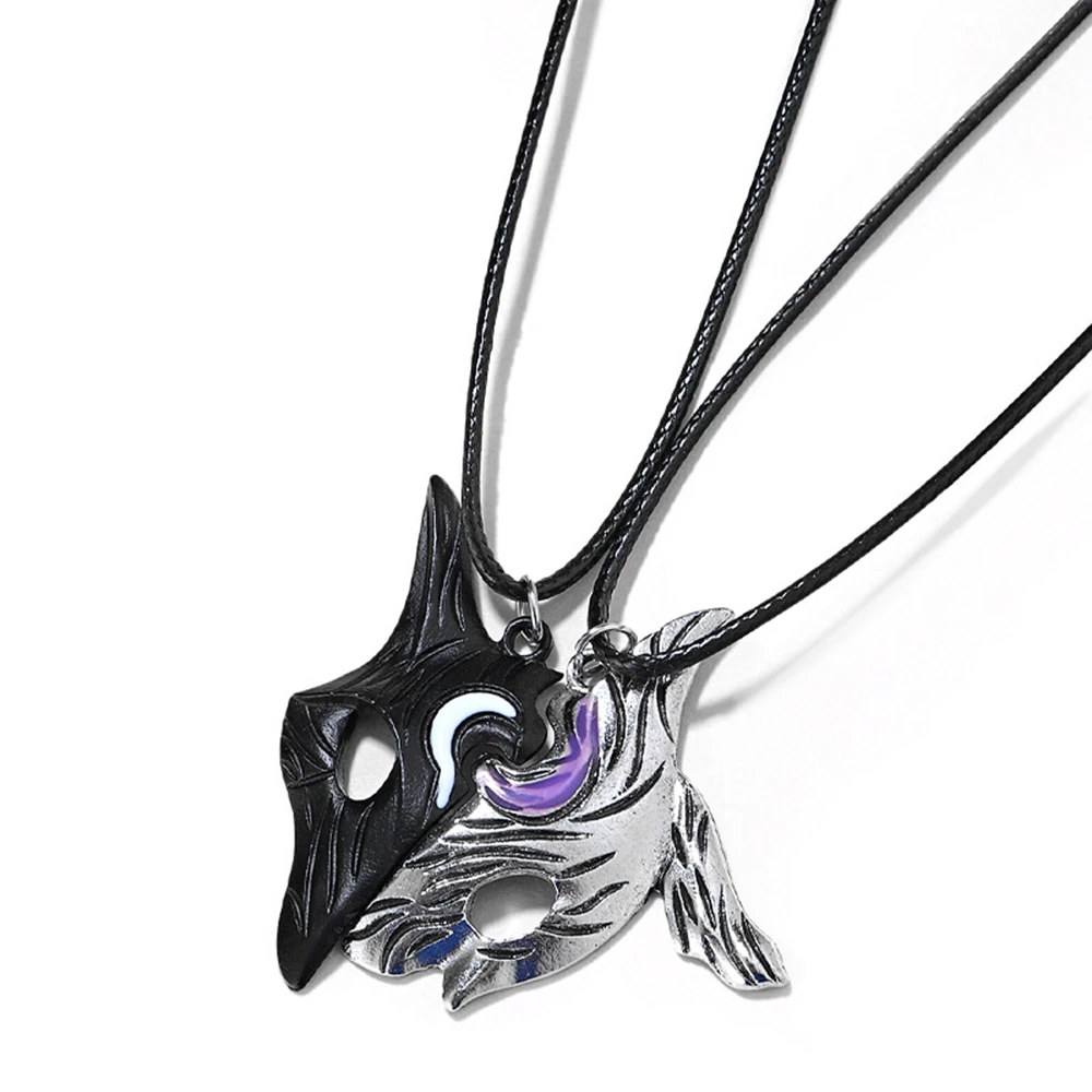 

Sheep and Wolf Couple Party Necklace Two-color Pendant Necklace Stitching Family Animal Mask Black and White Game Personality